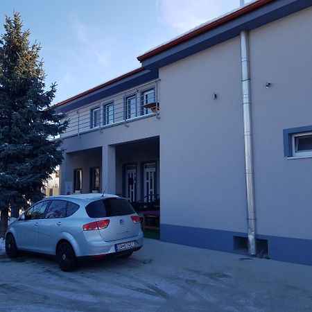 Ubytovanie House Galanta Exterior photo